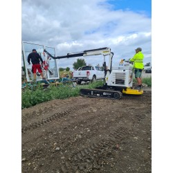 Pásový manipulátor a vákuová prísavka