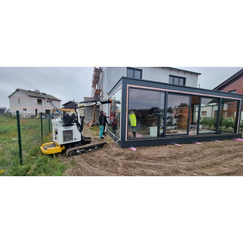 zasklievanie terasy pásovým manipulátorom