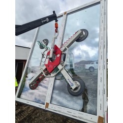 Pásový manipulátor a vákuová prísavka v akcii